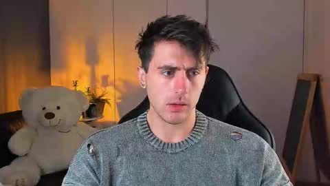 Snapshot of oscar_miller_ chatting on 11.01.25 Oscar online show from 11.01.25