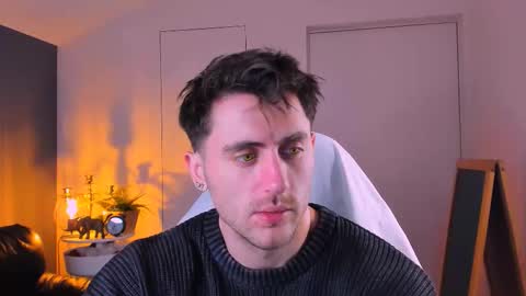 Snapshot of oscar_miller_ chatting on 11.16.25 Oscar online show from 11.16.25