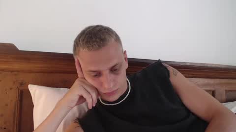 Snapshot of oscar_sssky chatting on 02.07.25 Oscar online show from 02.07.25