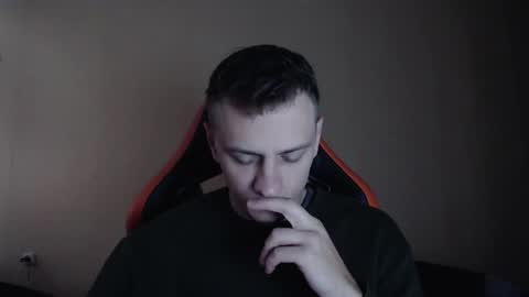 Snapshot of oscar_sssky chatting on 10.04.25 Oscar online show from 10.04.25