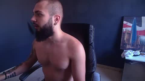 Snapshot of oscarwills chatting on 06.20.26 OscarWills online show from 06.20.26