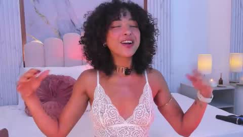 Snapshot of oshun_25 chatting on 11.06.25 Oshun online show from 11.06.25