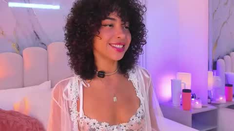 Snapshot of oshun_25 chatting on 11.12.25 Oshun online show from 11.12.25