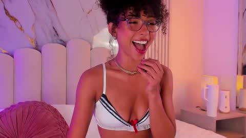 Snapshot of oshun_25 chatting on 11.29.25 Oshun online show from 11.29.25