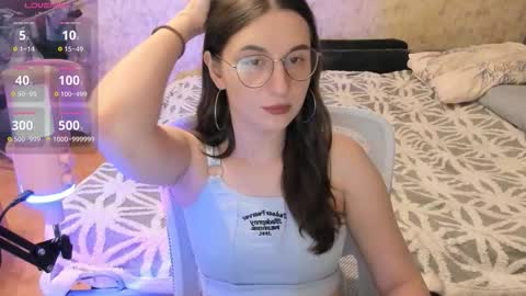 Snapshot of oskar_fucker chatting on 10.30.25 Leliana online show from 10.30.25