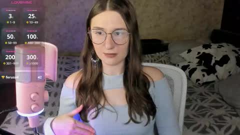 Snapshot of oskar_fucker chatting on 11.15.25 Leliana online show from 11.15.25