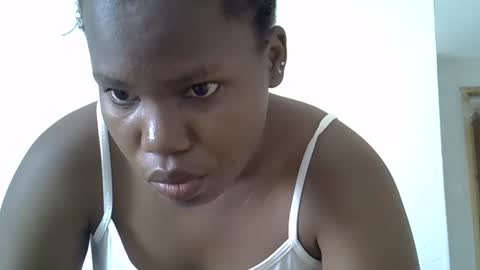 Snapshot of osoprettyebony chatting on 09.30.25 osoprettyebony online show from 09.30.25