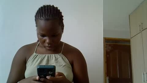 osoprettyebony online show from 10.29.25