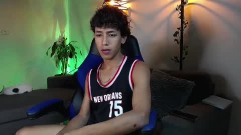 Snapshot of ostin_18hot chatting on 12.12.24 ostin 18hot online show from 12.12.24