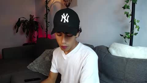 Snapshot of ostin_18hot chatting on 12.14.24 ostin 18hot online show from 12.14.24