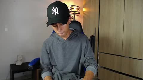 Snapshot of ostin_18hot chatting on 12.21.24 ostin 18hot online show from 12.21.24