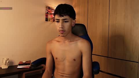 Snapshot of ostin_18hot chatting on 01.07.25 ostin 18hot online show from 01.07.25