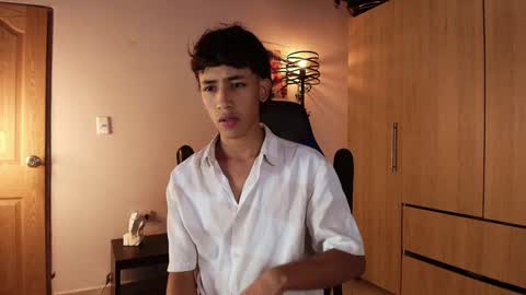 Snapshot of ostin_18hot chatting on 01.10.25 ostin 18hot online show from 01.10.25