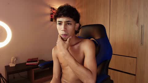 Snapshot of ostin_18hot chatting on 01.14.25 ostin 18hot online show from 01.14.25