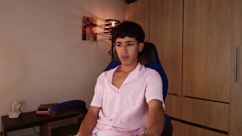 Snapshot of ostin_18hot chatting on 01.23.25 ostin 18hot online show from 01.23.25