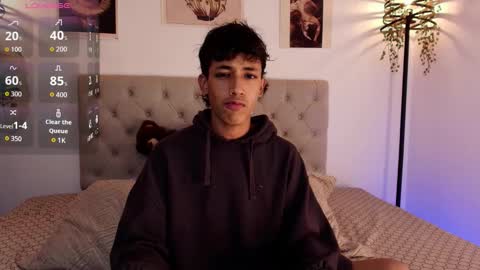 Snapshot of ostin_18hot chatting on 10.31.25 ostin 18hot online show from 10.31.25