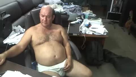 Snapshot of otto_1967 chatting on 10.11.25 tato online show from 10.11.25