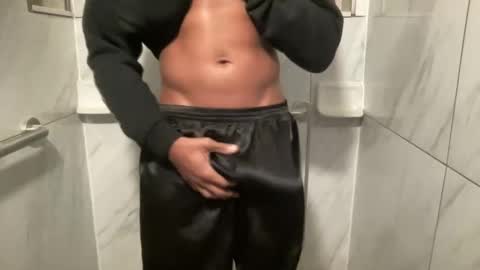 Snapshot of outofhisleague_ chatting on 09.22.25 outofhisleague_ online show from 09.22.25