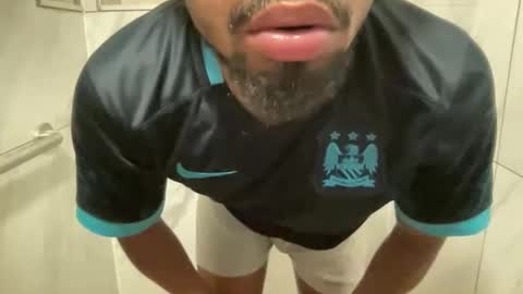 Snapshot of outofhisleague_ chatting on 09.24.25 outofhisleague_ online show from 09.24.25