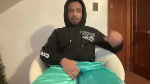 Snapshot of outofhisleague_ chatting on 11.21.25 outofhisleague_ online show from 11.21.25