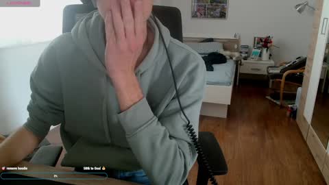 OverkneeBabe online show from 12.10.24