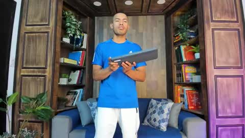 Snapshot of owenpierce1 chatting on 10.15.25 Owen online show from 10.15.25