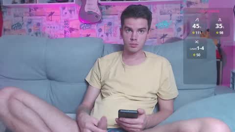 Snapshot of oxmikexo chatting on 12.05.24 Mike online show from 12.05.24