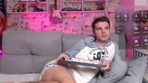 Snapshot of oxmikexo chatting on 12.08.24 Mike online show from 12.08.24