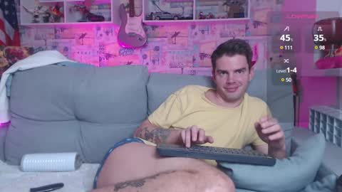 Snapshot of oxmikexo chatting on 12.17.24 Mike online show from 12.17.24