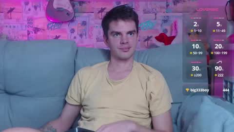 Snapshot of oxmikexo chatting on 12.25.24 Mike online show from 12.25.24