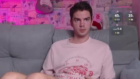 Snapshot of oxmikexo chatting on 01.02.25 Mike online show from 01.02.25