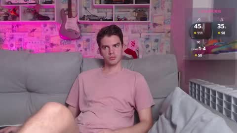 Snapshot of oxmikexo chatting on 01.04.25 Mike online show from 01.04.25