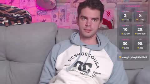 Snapshot of oxmikexo chatting on 01.05.25 Mike online show from 01.05.25