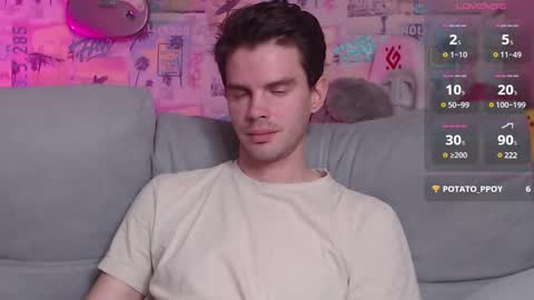 Snapshot of oxmikexo chatting on 02.03.25 Mike online show from 02.03.25