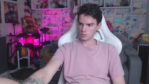 Snapshot of oxmikexo chatting on 03.02.25 Mike online show from 03.02.25