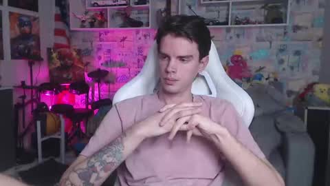 Snapshot of oxmikexo chatting on 03.02.25 Mike online show from 03.02.25