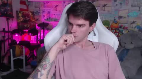 Snapshot of oxmikexo chatting on 03.03.25 Mike online show from 03.03.25