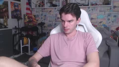 Snapshot of oxmikexo chatting on 03.04.25 Mike online show from 03.04.25