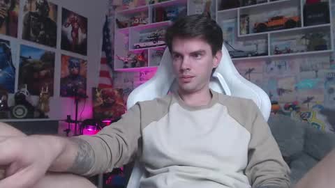 Snapshot of oxmikexo chatting on 03.08.25 Mike online show from 03.08.25