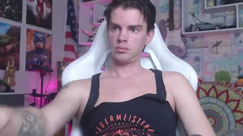 Snapshot of oxmikexo chatting on 03.09.25 Mike online show from 03.09.25