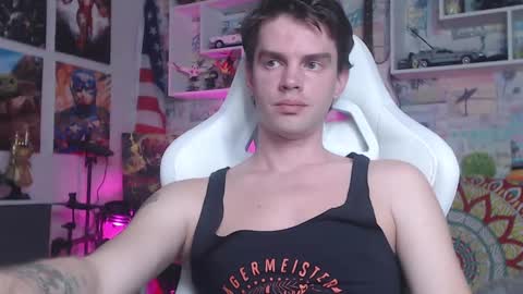 Snapshot of oxmikexo chatting on 03.09.25 Mike online show from 03.09.25