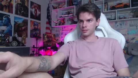 Snapshot of oxmikexo chatting on 03.10.25 Mike online show from 03.10.25