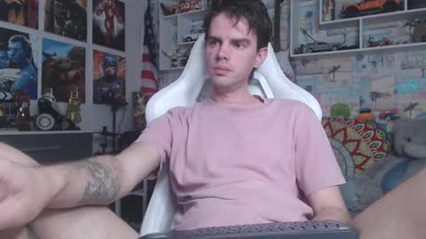 Snapshot of oxmikexo chatting on 03.11.25 Mike online show from 03.11.25