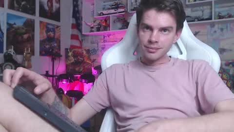 Snapshot of oxmikexo chatting on 03.11.25 Mike online show from 03.11.25