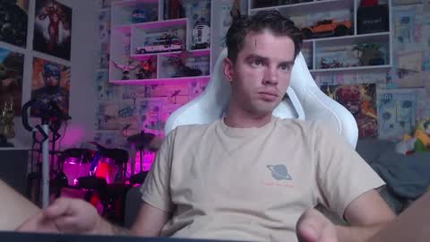 Snapshot of oxmikexo chatting on 09.11.25 Mike online show from 09.11.25