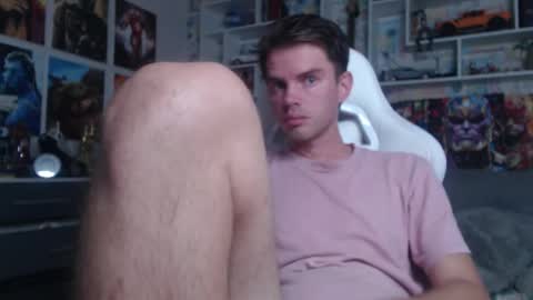 Snapshot of oxmikexo chatting on 09.27.25 Mike online show from 09.27.25