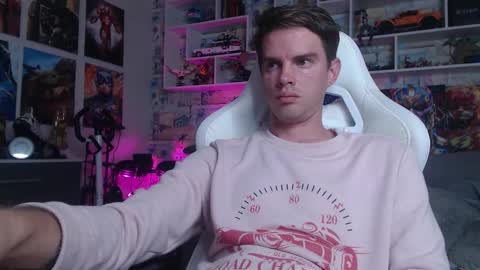 Snapshot of oxmikexo chatting on 10.01.25 Mike online show from 10.01.25