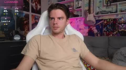 Snapshot of oxmikexo chatting on 10.15.25 Mike online show from 10.15.25