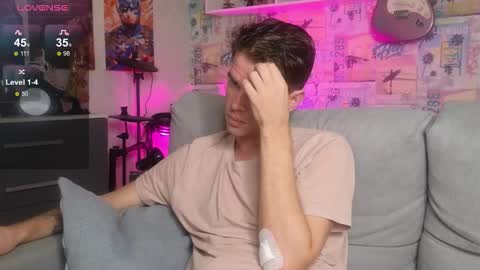 Snapshot of oxmikexo chatting on 10.27.25 Mike online show from 10.27.25