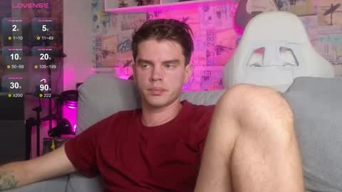 Snapshot of oxmikexo chatting on 10.31.25 Mike online show from 10.31.25